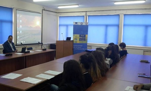 Akademia Rinore prezantohet ne Universitetin e Gjirokastres